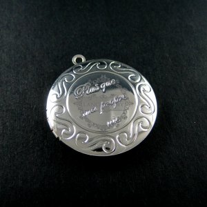 5pcs 32mm silver plated brass antiqued French plus que ma propre vie round photo locket pendant 1112015