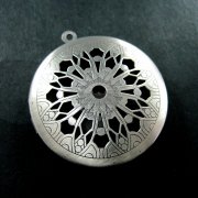 5pcs 33MM vintage style antiqued silver flower engraved filigree round photo locket pendants DIY supplies 1113017