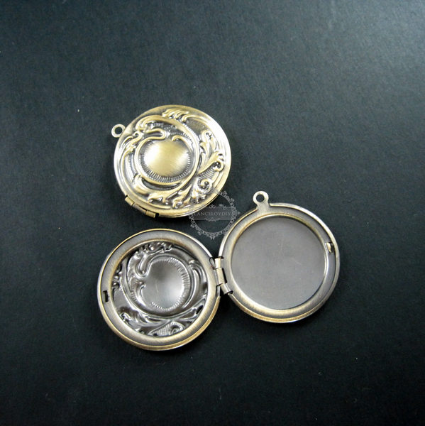 5pcs 32mm flower engraved round vintage bronze brass antiqued photo locket pendant charm DIY supplies findings 1111044 - Click Image to Close