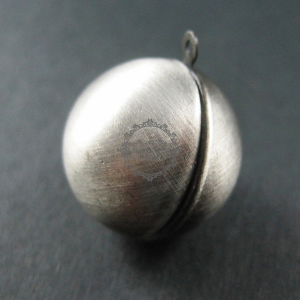 5pcs 20mm round ball brass antiqued silver vintage ball locket,ball photo locket,wholesale 1113011 - Click Image to Close