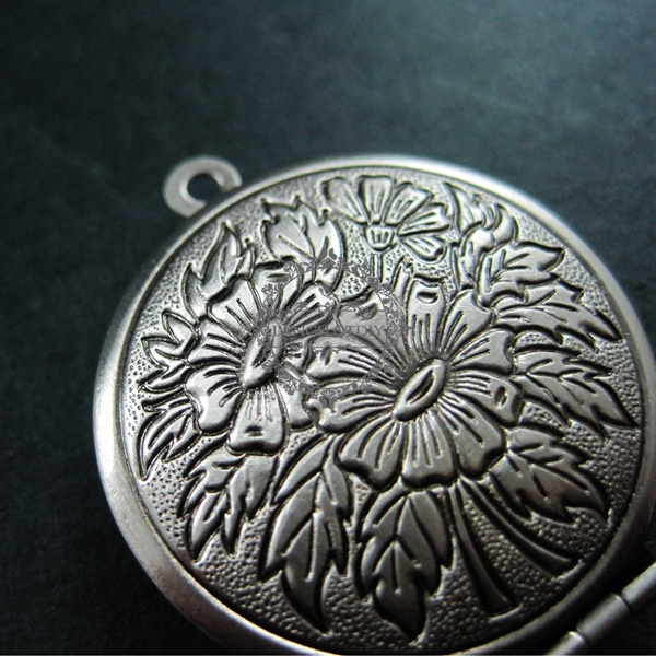 5pcs 27mm vintage style antiqued silver flower photo locket pendant charm DIY supplies 1113026 - Click Image to Close