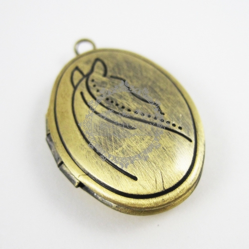 5Pcs 16*21MM vintage bronze oval horse engraved photo locket,vintage brass photolocet 1121036 - Click Image to Close
