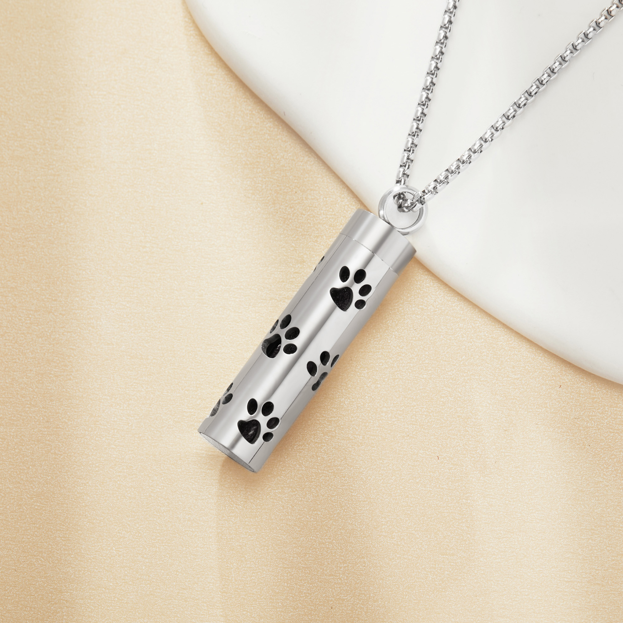 Hollow Dog Paw Aroma Diffuser Pendnat Necklace Stainless Steel Perfume Diffuser with Sponge 1190074 - Click Image to Close