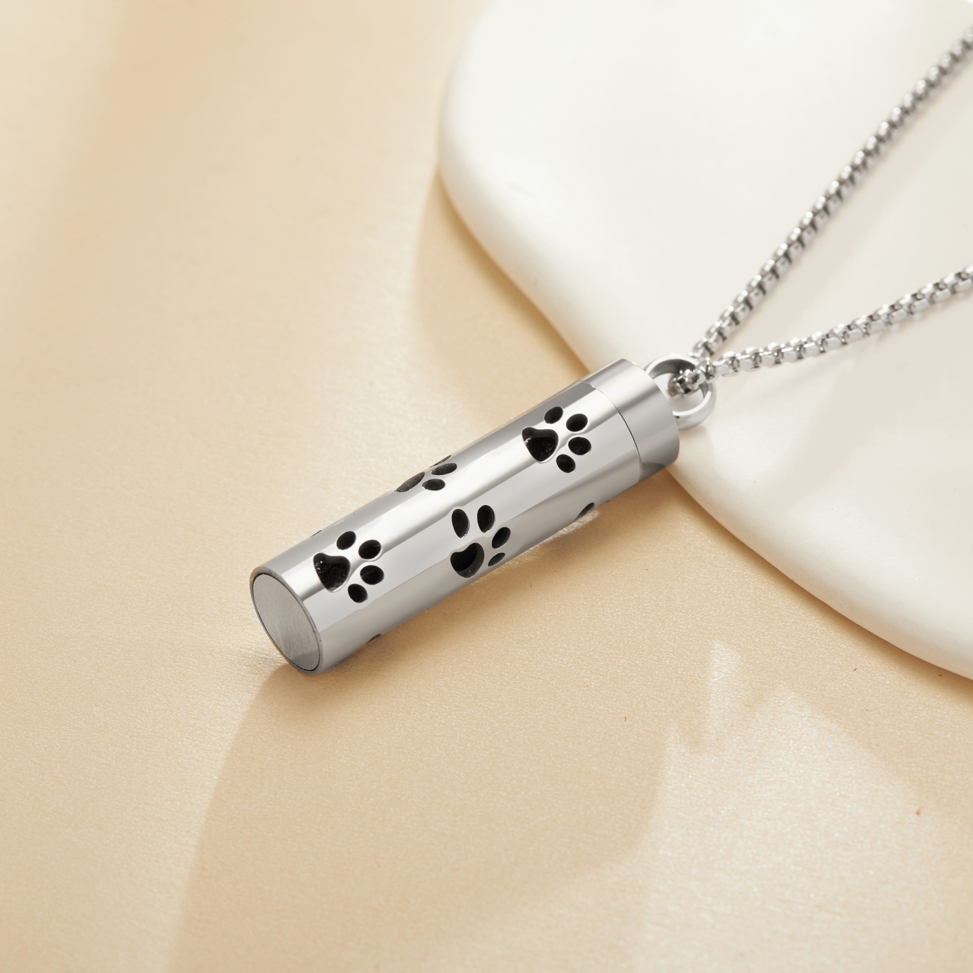 Hollow Dog Paw Aroma Diffuser Pendnat Necklace Stainless Steel Perfume Diffuser with Sponge 1190074 - Click Image to Close
