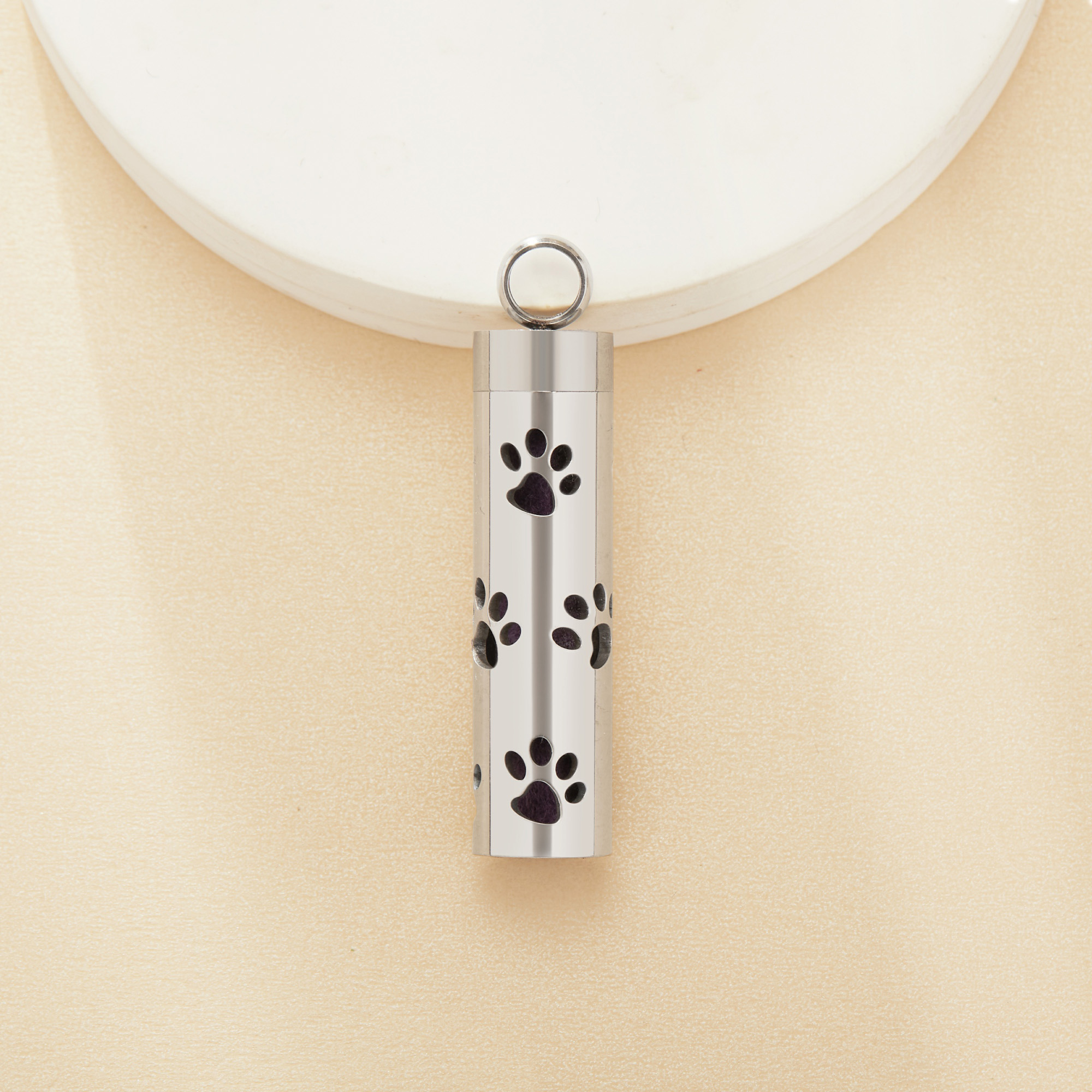 Hollow Dog Paw Aroma Diffuser Pendnat Necklace Stainless Steel Perfume Diffuser with Sponge 1190074 - Click Image to Close