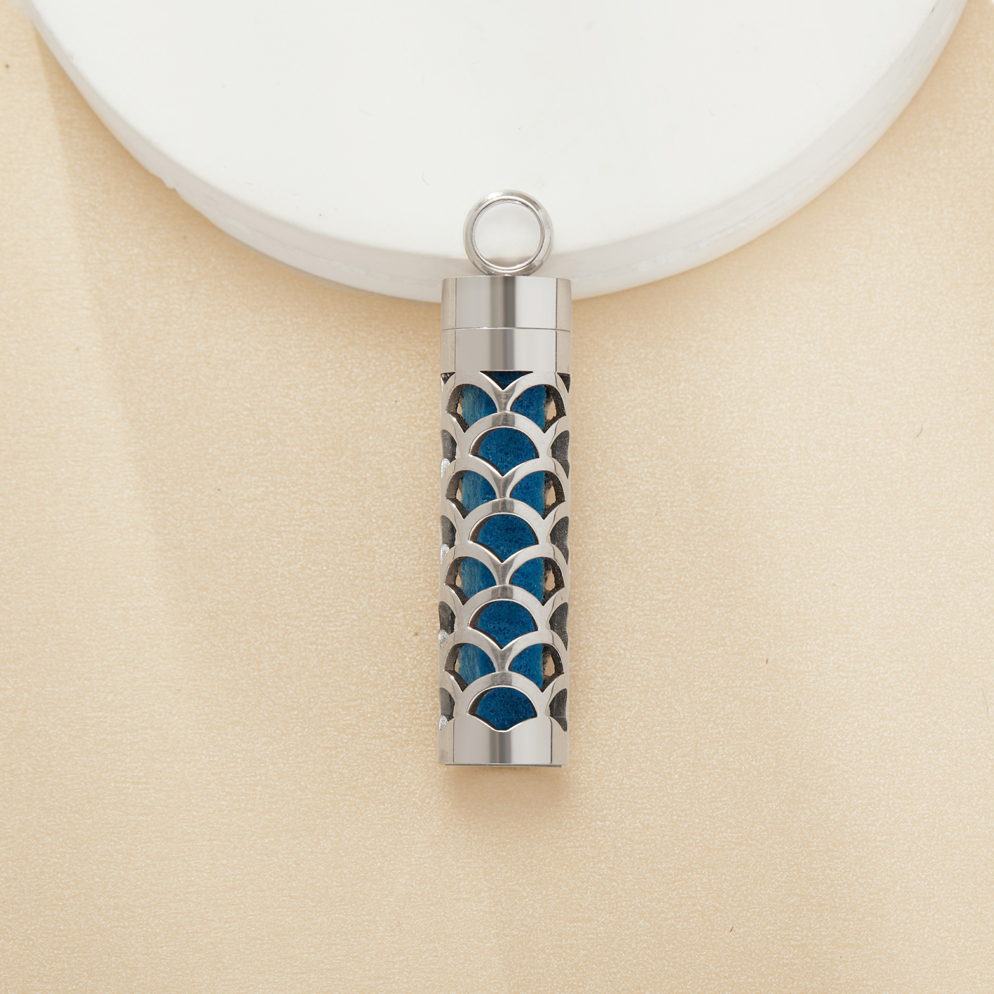 Hollow Wave Aroma Diffuser Pendnat Necklace Stainless Steel Perfume Diffuser with Sponge 1190076 - Click Image to Close
