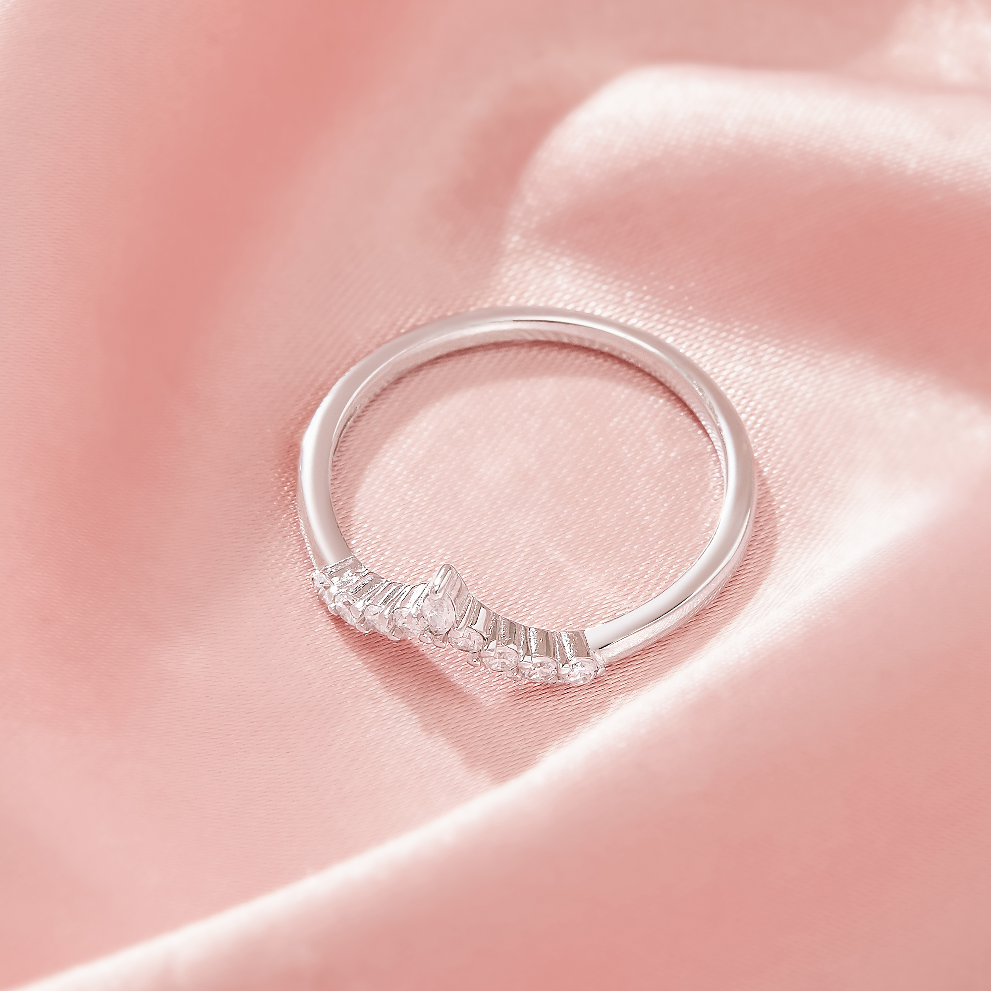 Curved Moissanite Stackable Ring,Solid 14K 18K Gold Ring,Elegant Pave Moissanite Stacker Ring,Stackable Ring,DIY Ring Supplies 1294991 - Click Image to Close