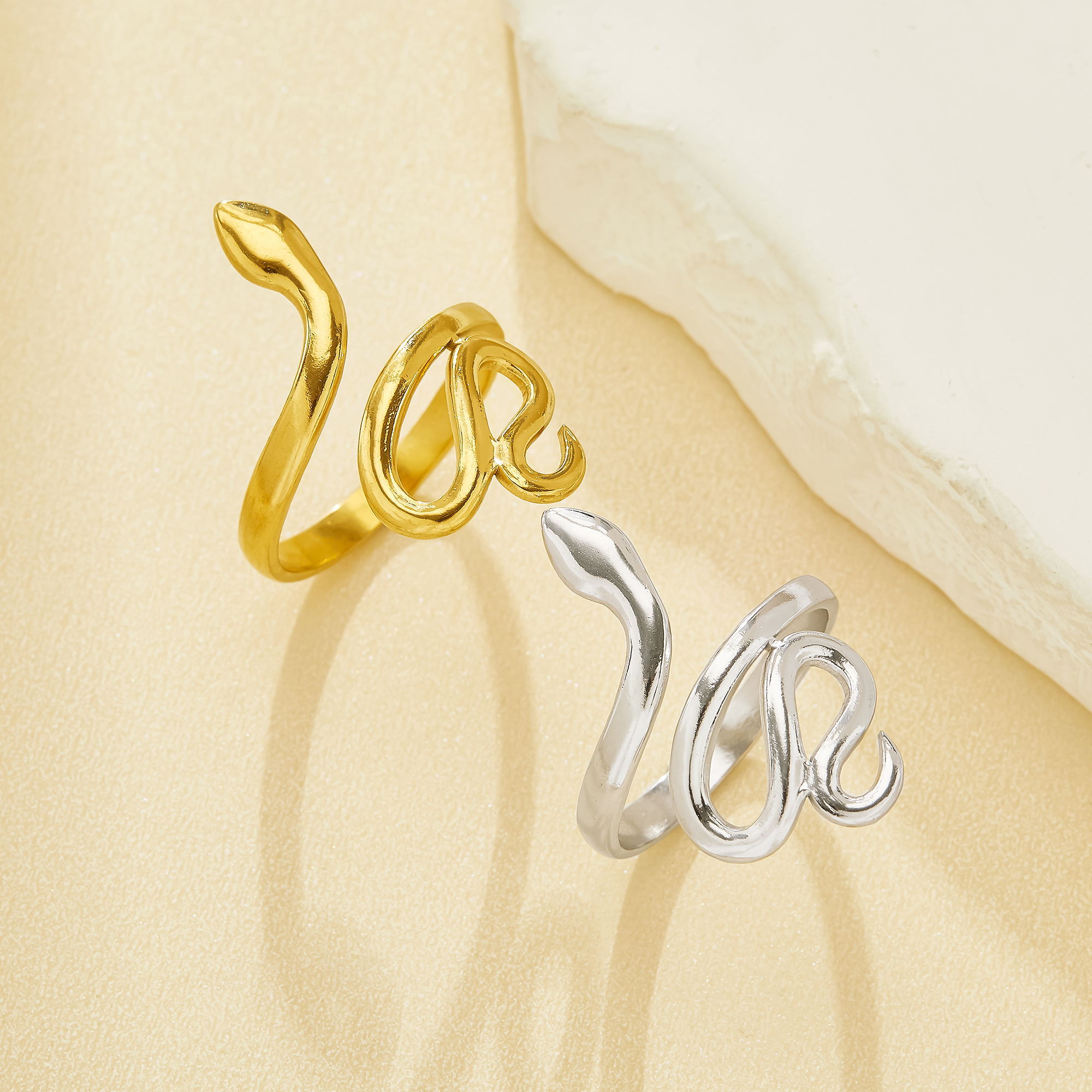 Snake Shape, Stainless Steel Finger Ring, Brings Women Jewelry Band For Wedding, Party, And Smooth Coiled Fashion Accessories, 1295155