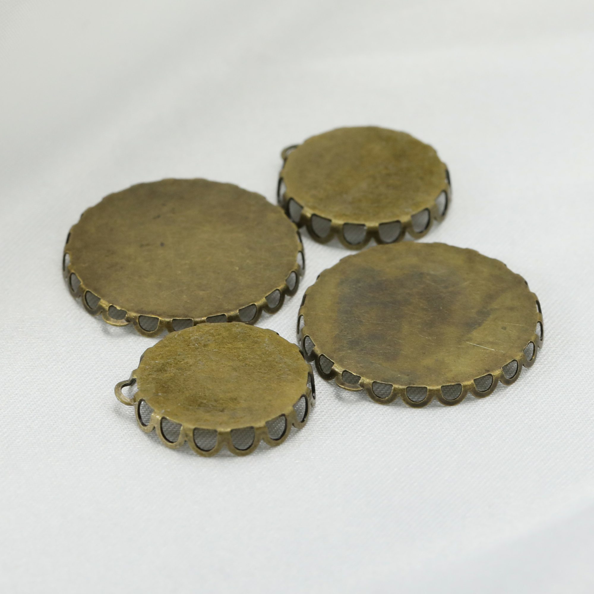 20Pcs 18-25MM Round Brass Lace Bronze Antiqued Pendant Bezel Settings for DIY Jewelry Supplies 1411308 - Click Image to Close
