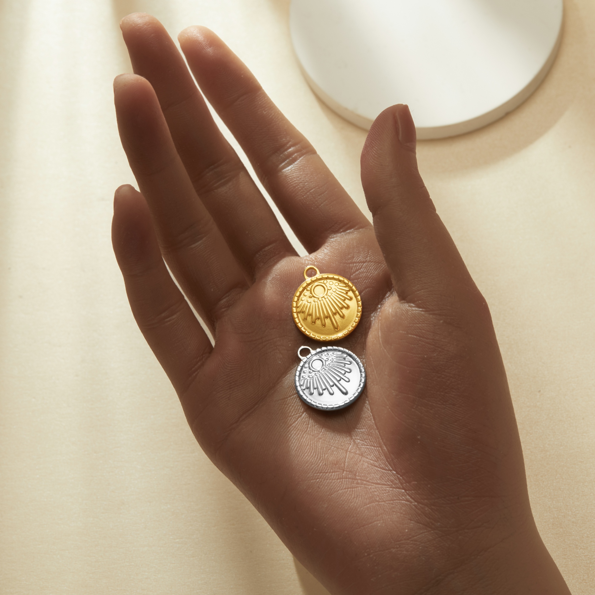 Keepsake Breast Milk Resin Round Bezel Pendant Settings,Stainless Steel Sun Pendant,Gold Plated Pendant,DIY Pendant Supplies 1411426 - Click Image to Close