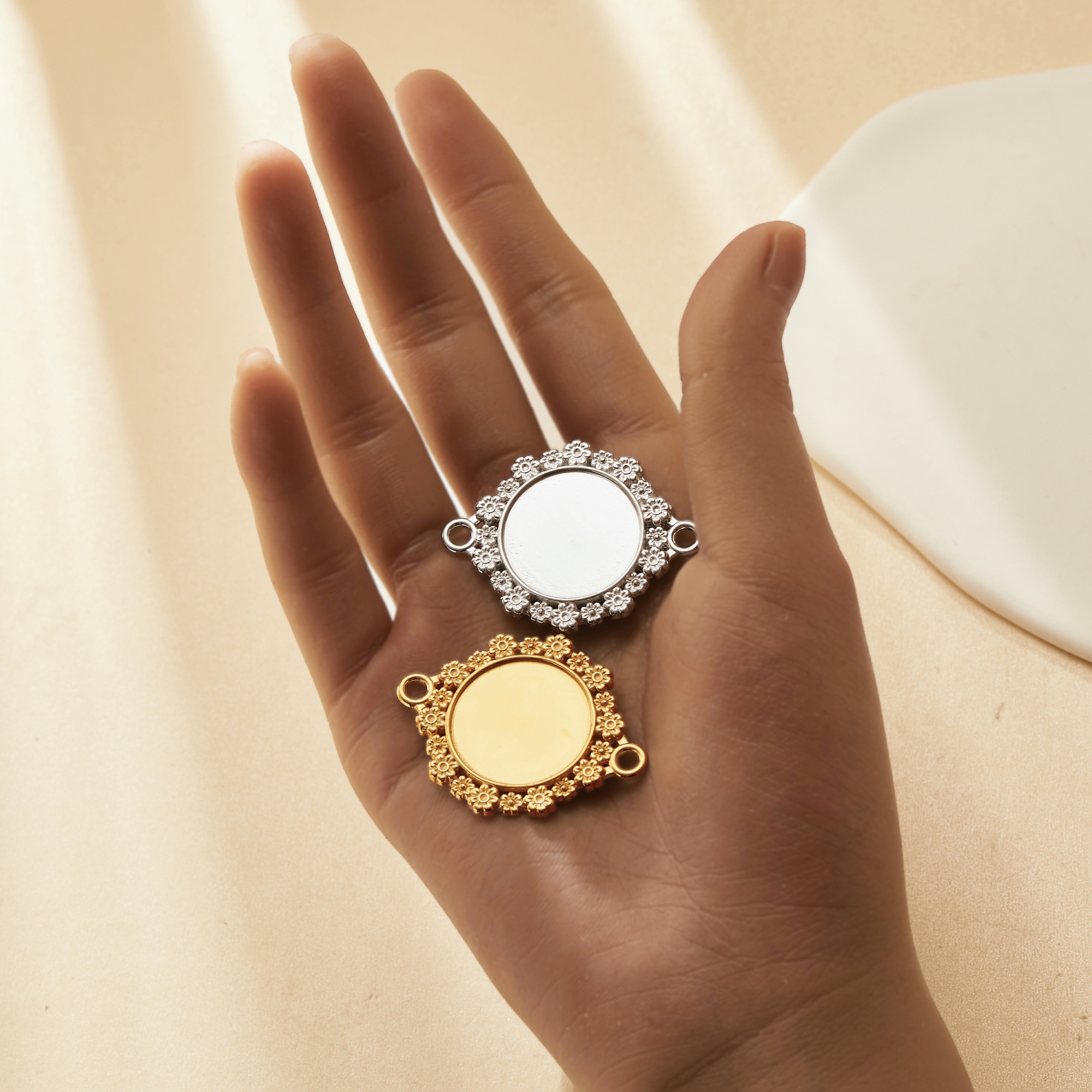 Keepsake Breastmilk Stainless Steel Round Bezel Pendant,Vintage Styles Art Deco Round Pendant Charm,Silver Gold Pendant,DIY Pendant Supplies 1411440 - Click Image to Close