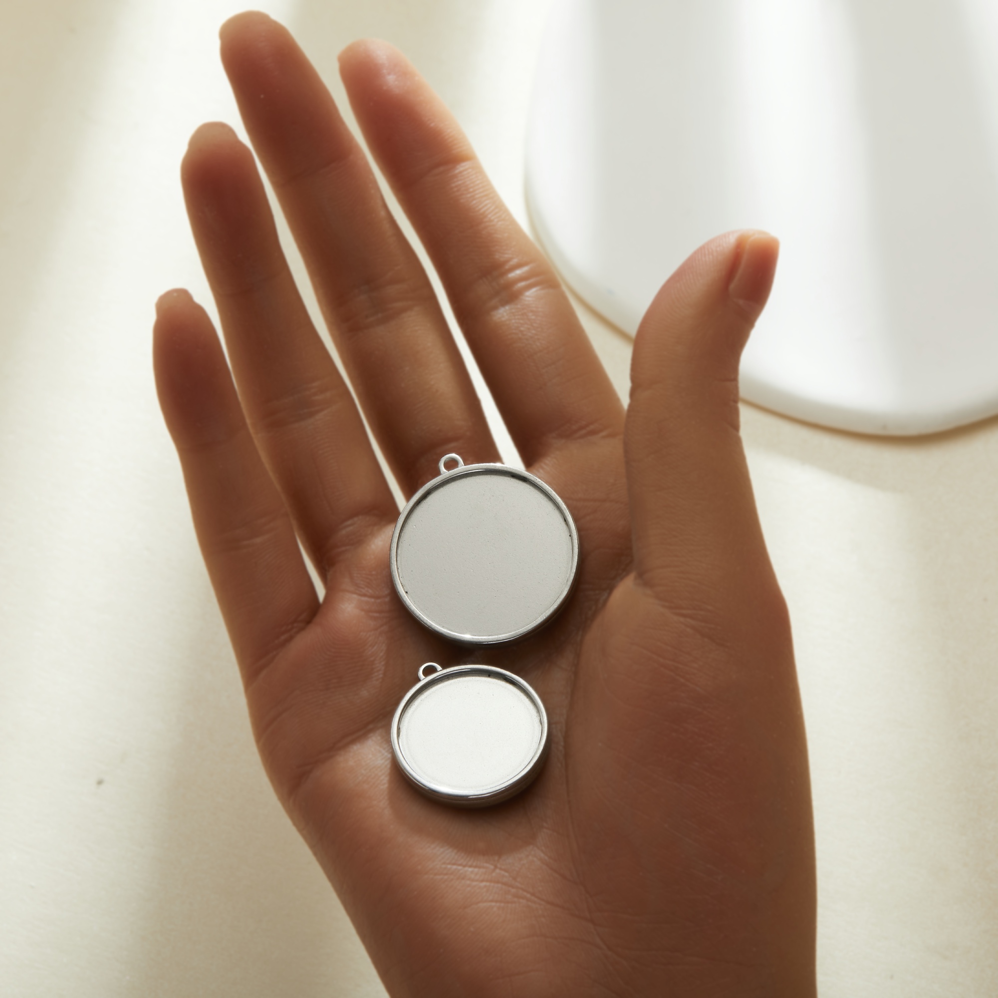 Keepsake Breast Milk Double Sides Round Pendant Bezel,Minimalist Stainless Steel Round Pendant Charm,DIY Pendant Charm Supplies 1411482