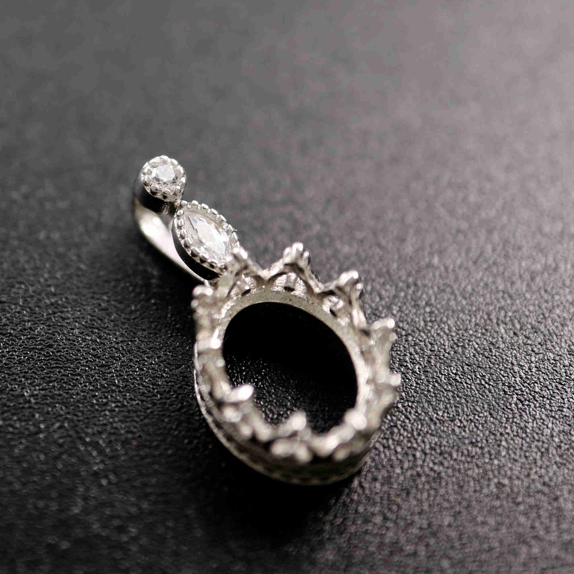 1Pcs 8X10MM Oval Crown Bezel Settings With Cz Stone Bail Solid 925 Sterling Silver DIY Pendant Charm Tray 1421092 - Click Image to Close