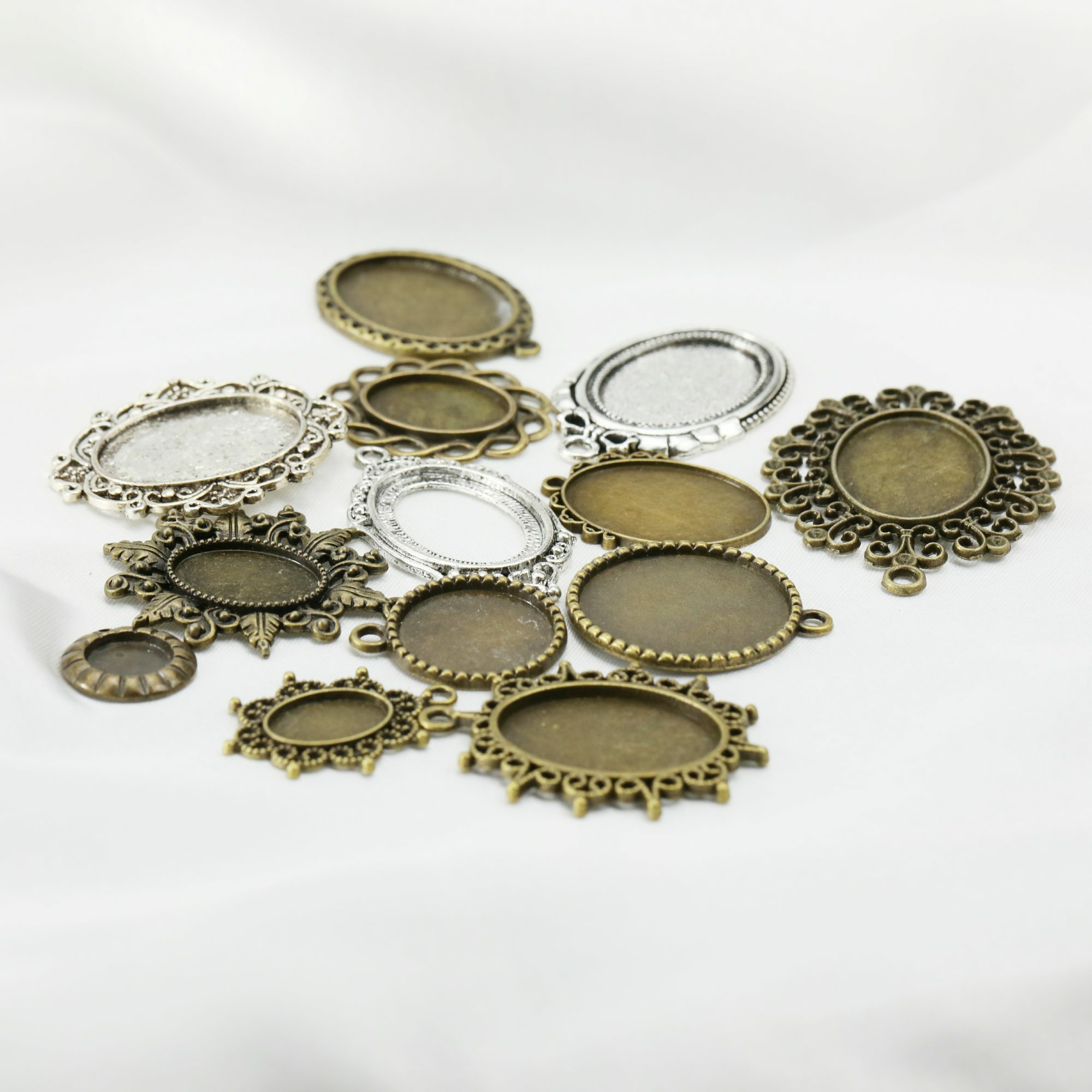 20Pcs Assortment Oval Round Antiqued Bronze Pendant Settings Charm Bezel for Resin DIY Jewelry Supplies 1421181 - Click Image to Close