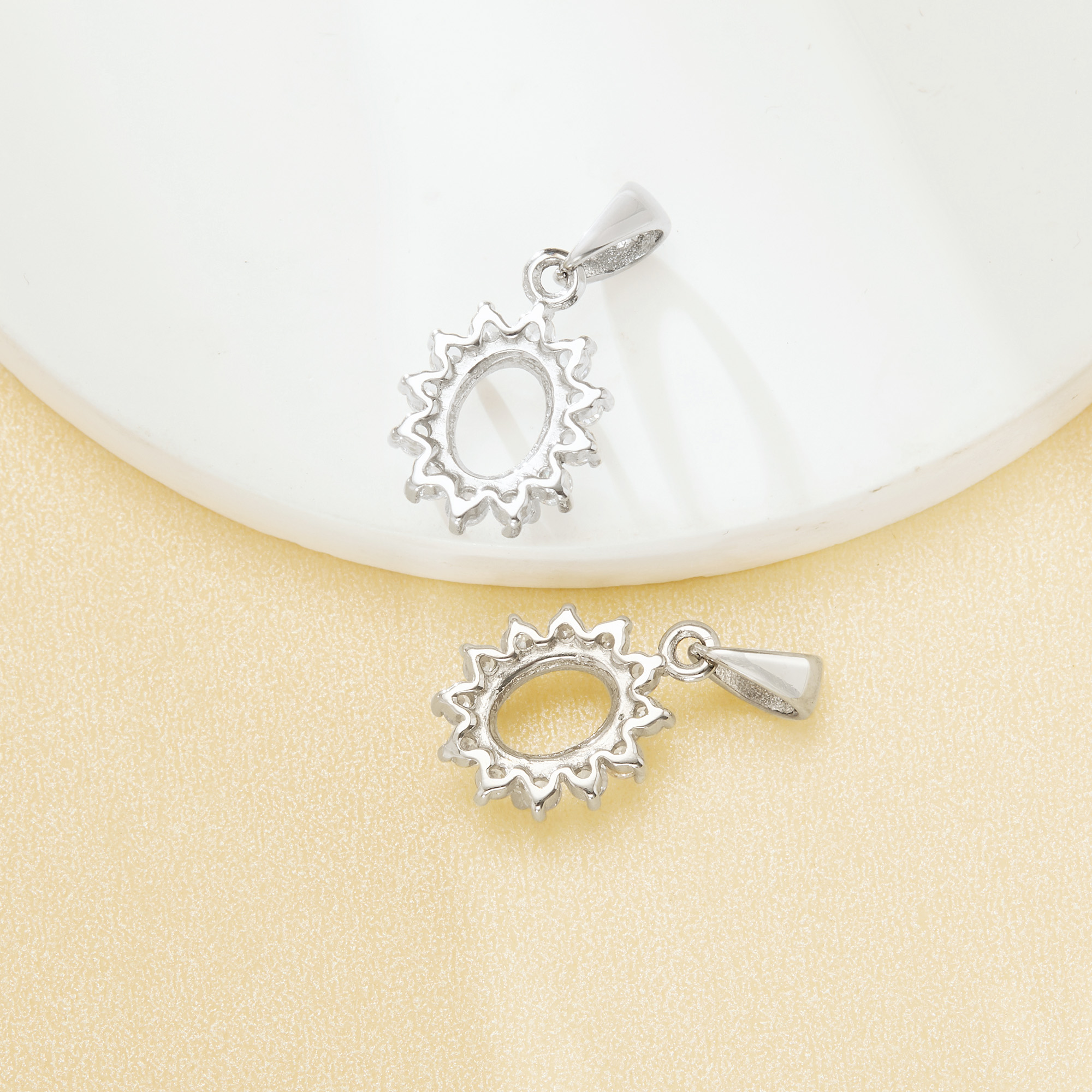 Halo Oval Prong Pendant Settings,316L Stainless Steel Oval Pendant Blank ,Flower Art Deco CZ Stone Oval Pendant Charm,DIY Pendant Supplies For Gemstone 1421256 - Click Image to Close