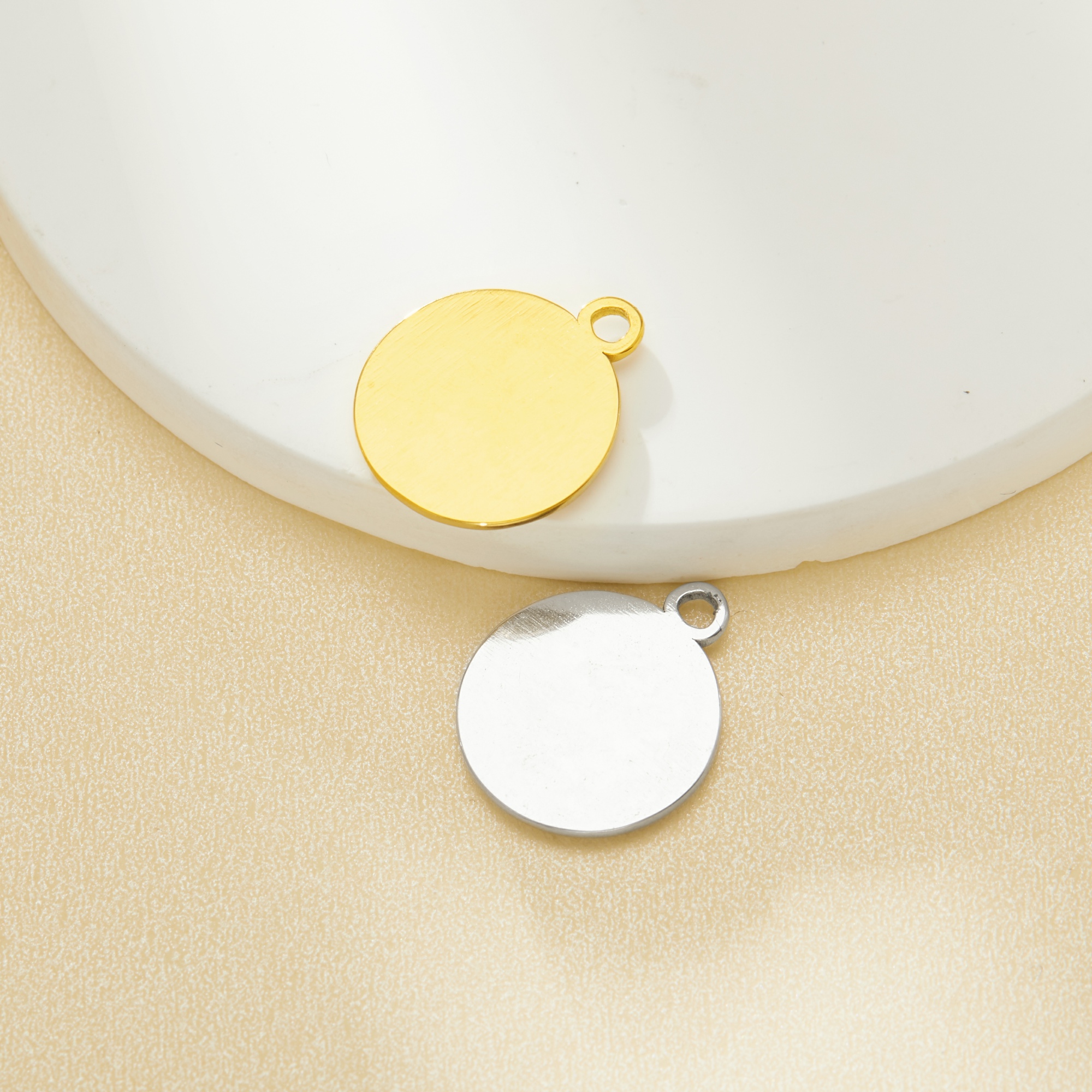 Vintage Styles Stainless Steel Star Round Pendant,Gold Plated Stainless Steel Round Pendant Charm,DIY Pendant Supplies 1431443 - Click Image to Close