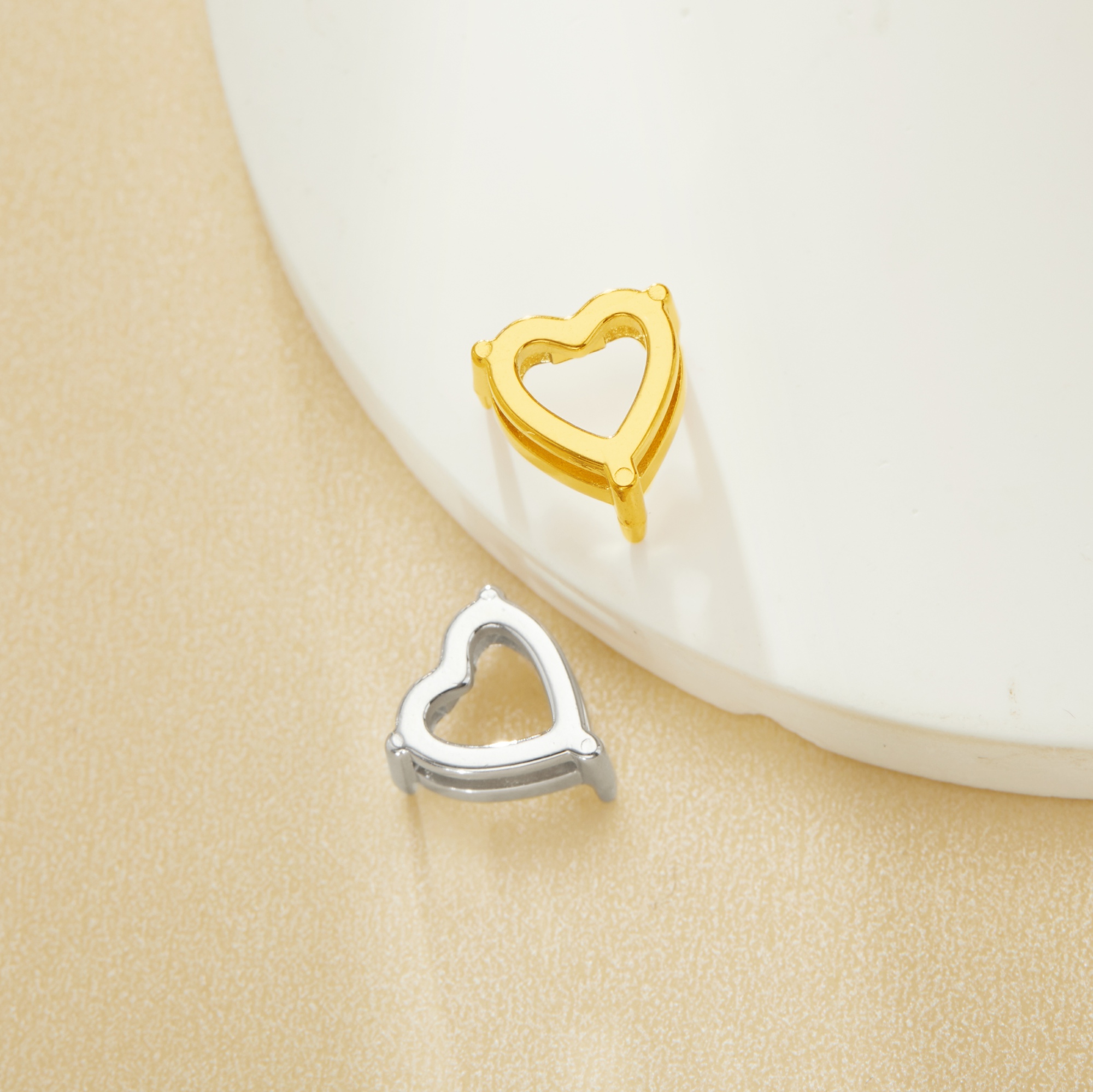 8MM Heart Prongs Bezel Pendant Settings,Yellow Gold Plated Stainless Steel Pendant Charm,Minimalist Heart Pendant,Simple Pendant Blank fro Faceted Stone 1431452 - Click Image to Close
