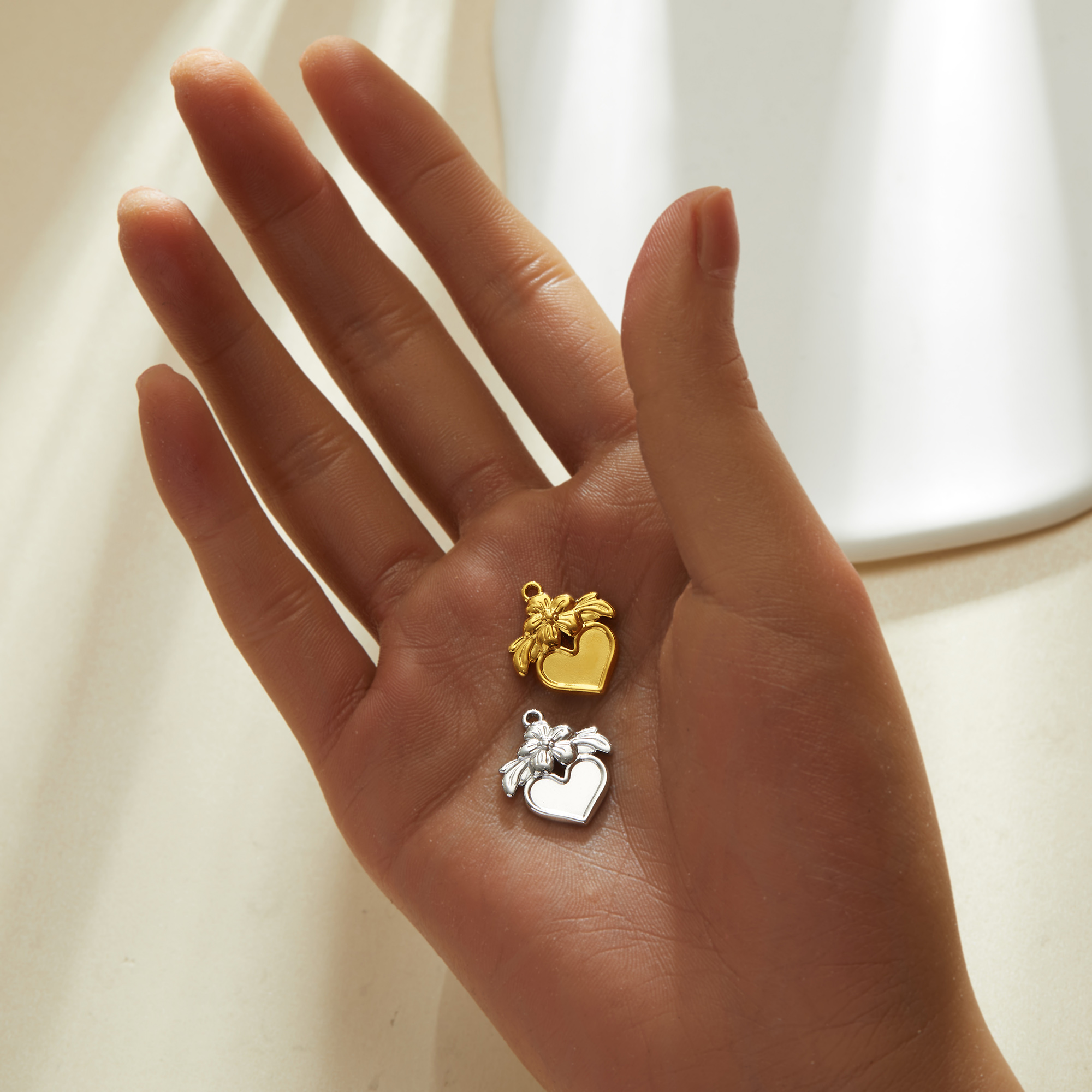 5x10MM Heart Bezel Stainless Steel Pendant Settings,Yellow Gold Silver Heart Pendant Charm,Flower Art Deco Heart Pendant,DIY Pendant Blank Supplies 1431518