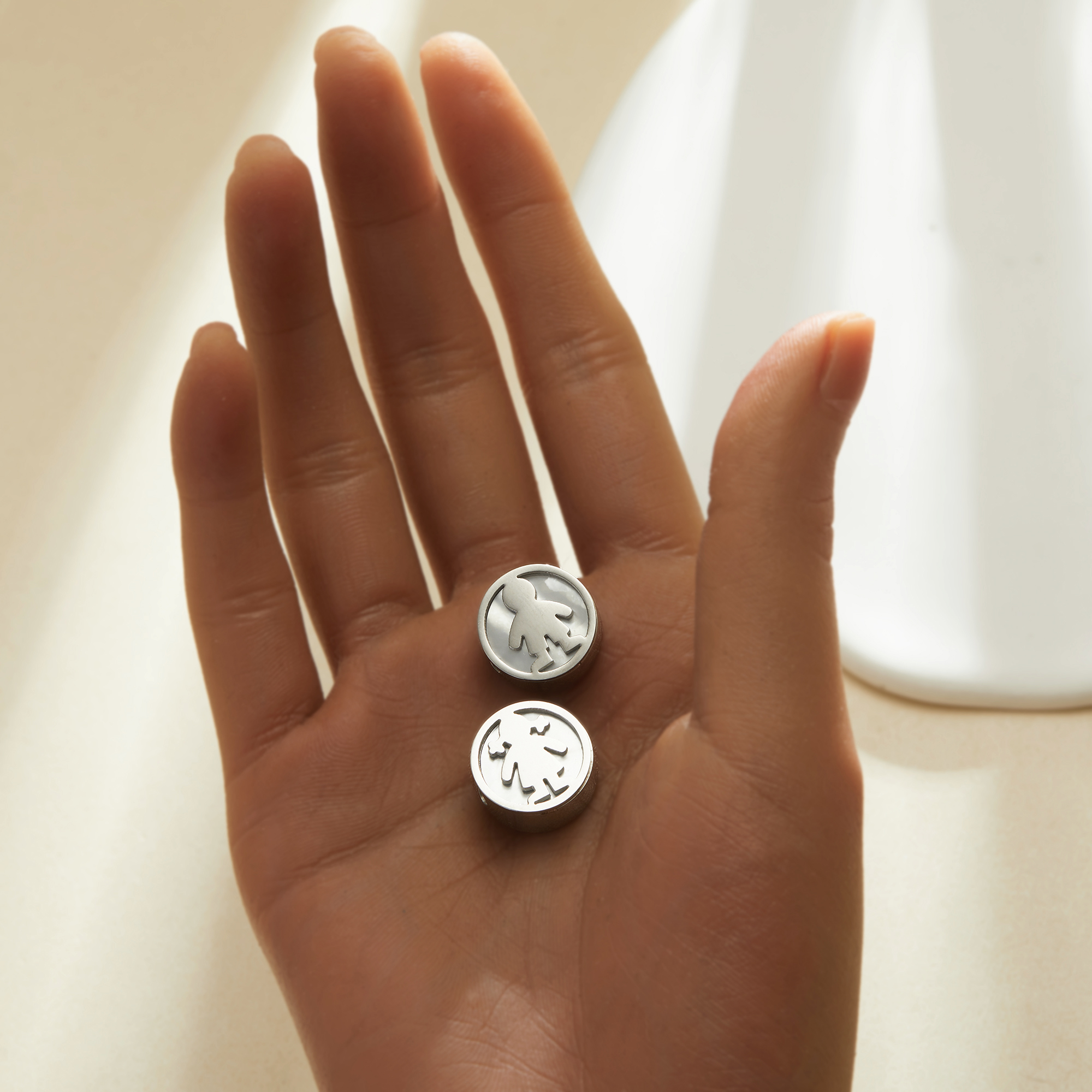 Keepsake Breast Milk Resin Stainless Steel Round Bezel Beads Settings,Boy And Girl Minimalist Pendant Beads with 3MM Hole,DIY Bead Supplies 1431571