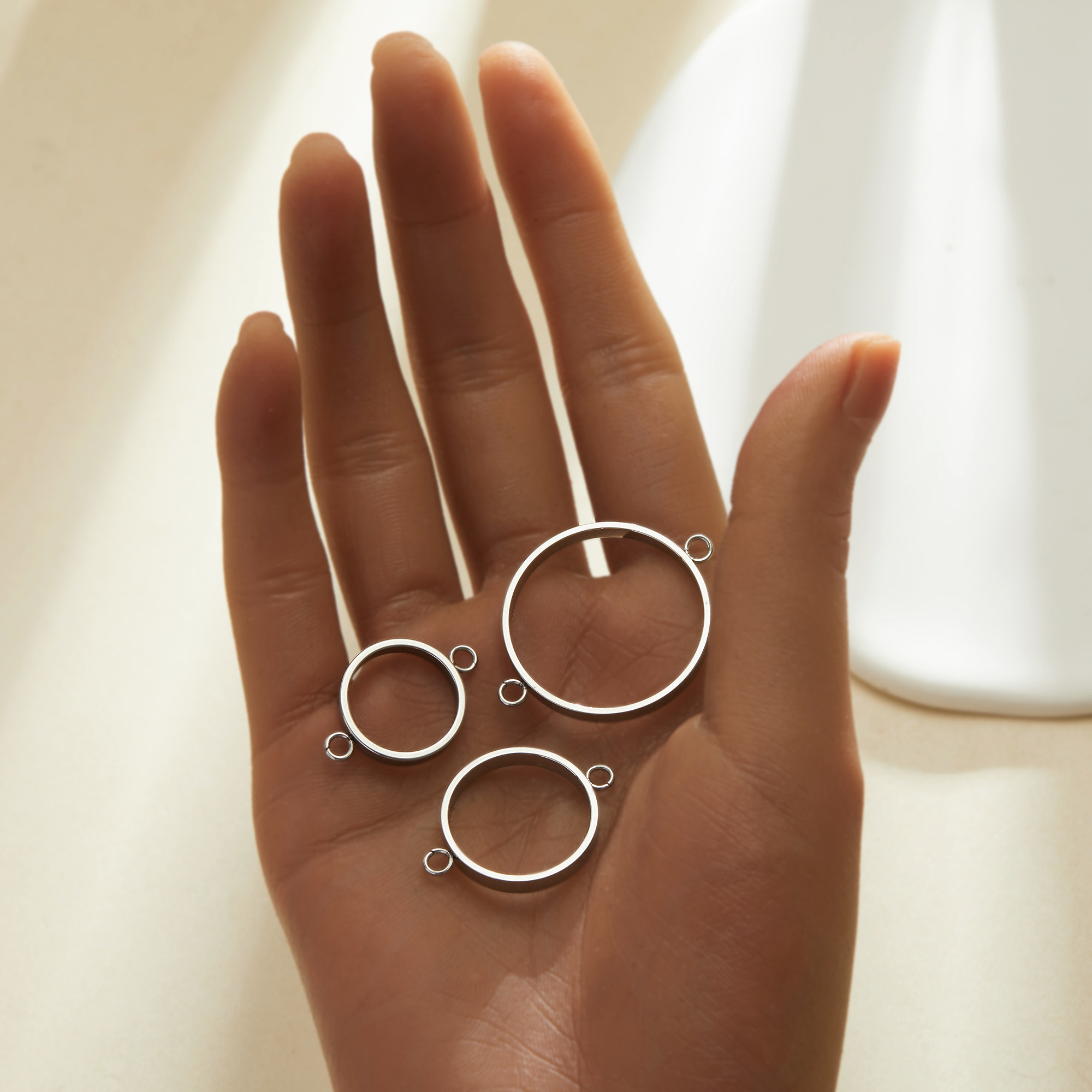 Stainless Steel Round Circle Pendant Charm With Two Loops,Minimalist Art Deco Circle Pendant Charm,Daily DIY Pendant Charm Supplies 1431575