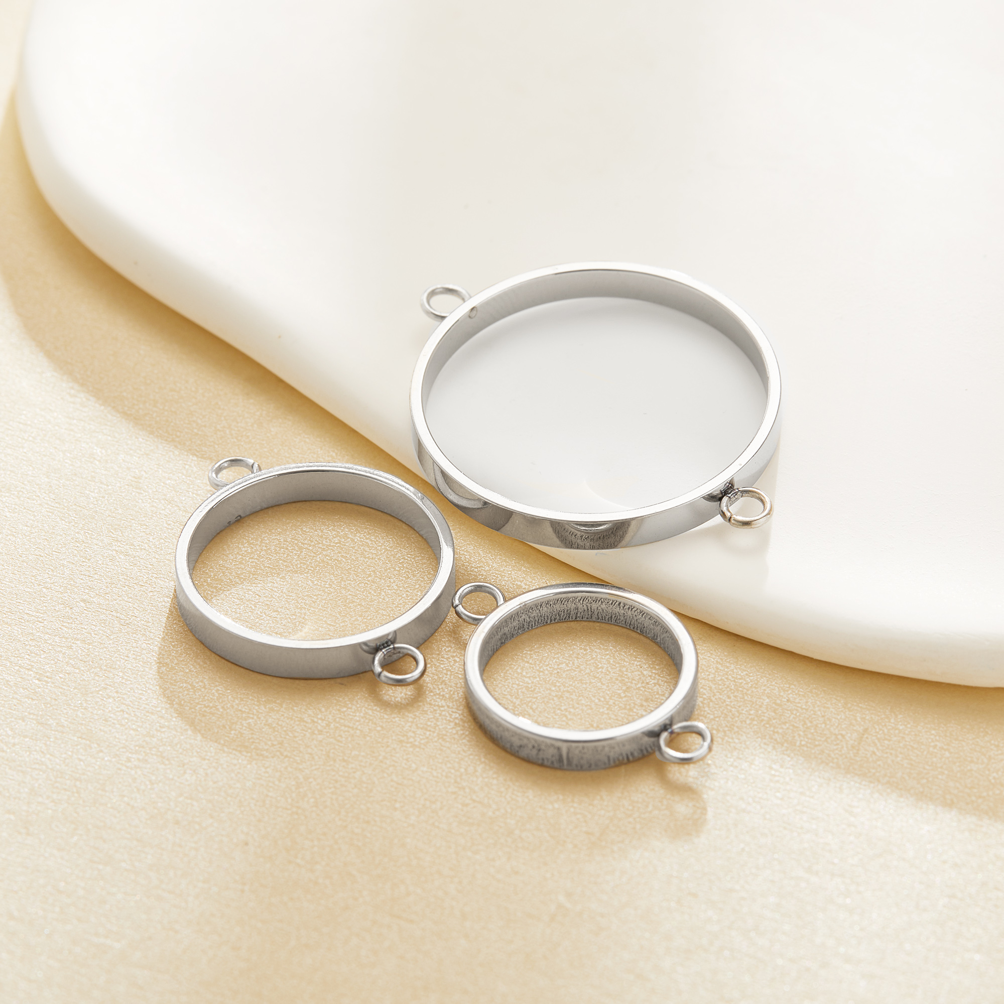 Stainless Steel Round Circle Pendant Charm With Two Loops,Minimalist Art Deco Circle Pendant Charm,Daily DIY Pendant Charm Supplies 1431575