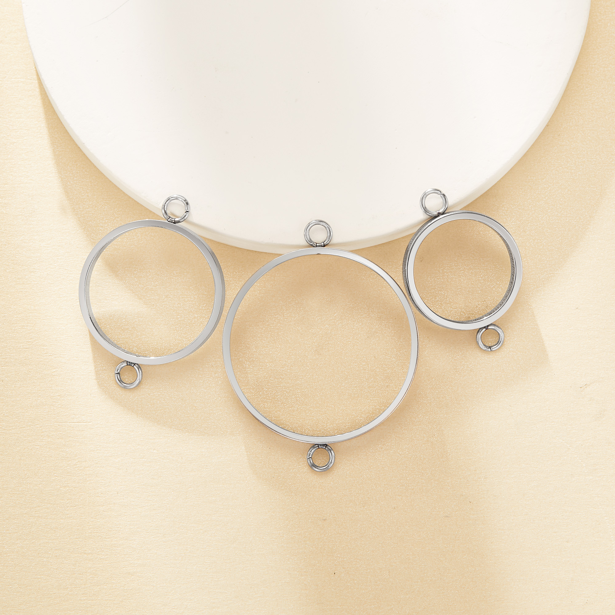 Stainless Steel Round Circle Pendant Charm With Two Loops,Minimalist Art Deco Circle Pendant Charm,Daily DIY Pendant Charm Supplies 1431575