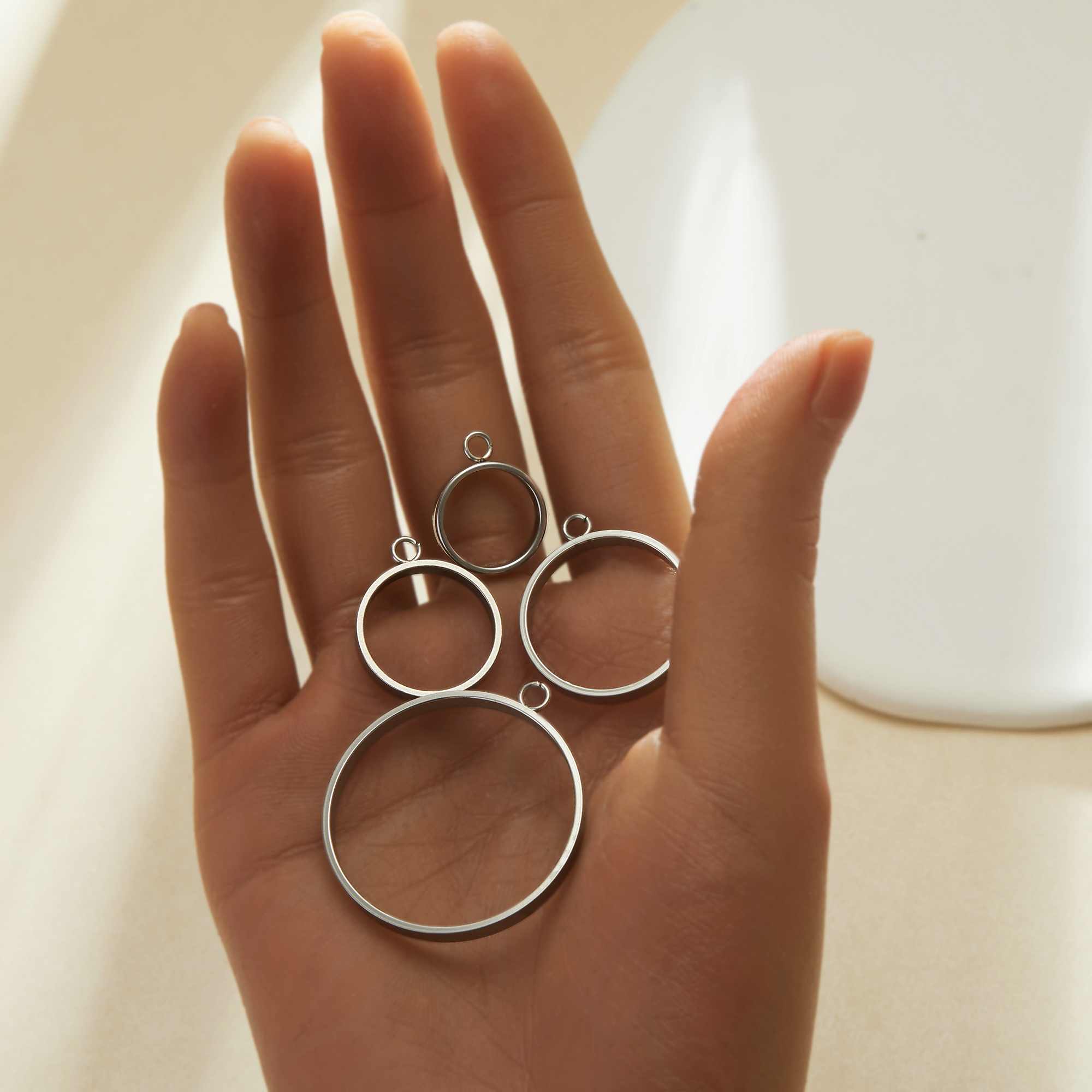 Stainless Steel Round Circle Pendant Charm,Minimalist Art Deco Circle Pendant Charm,Daily DIY Pendant Charm Supplies 1431576