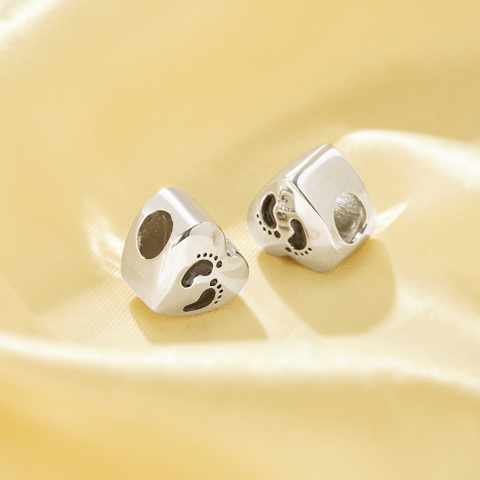 Keepsake Breast Milk Resin Heart Bezel Beads Settings,Double Sides Big Hole Solid 925 Sterling Silver Footprint Pendant Beads with 5MM Hole,DIY Pendant Supplies 1431590