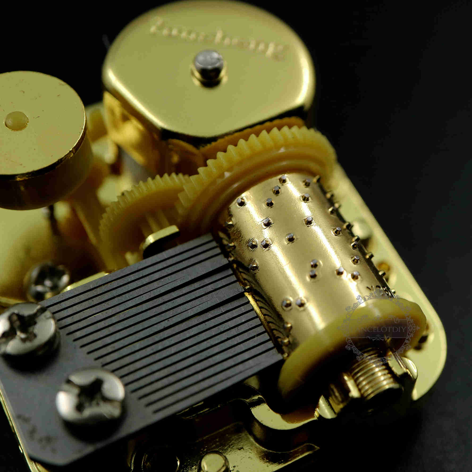 1pcs 50x45x20mm gold mini DIY 18 tones music box movement toy gift craft supplies 1502065-2 - Click Image to Close