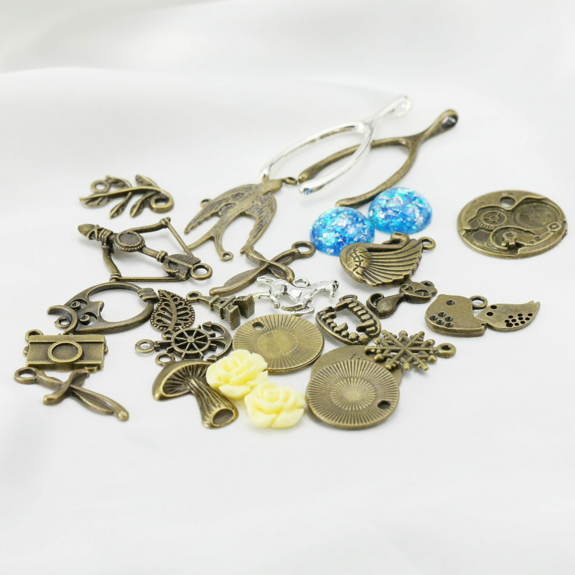 50Pcs Assortment Antiqued Bronze Alloy Pendant Charm DIY Jewlery Supplies Findings 1800521 - Click Image to Close