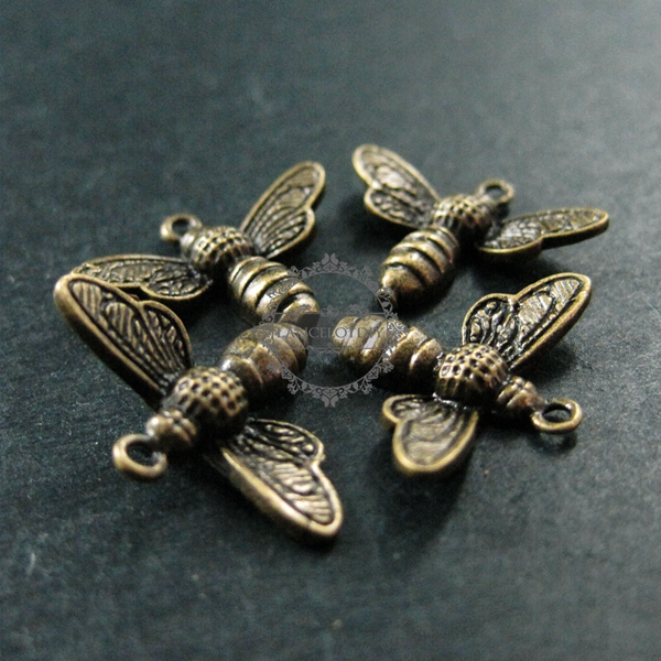 4pcs 15x20mm vintage brass bronze bees bugs antiqued DIY pendant charm supplies findings 1810186 - Click Image to Close