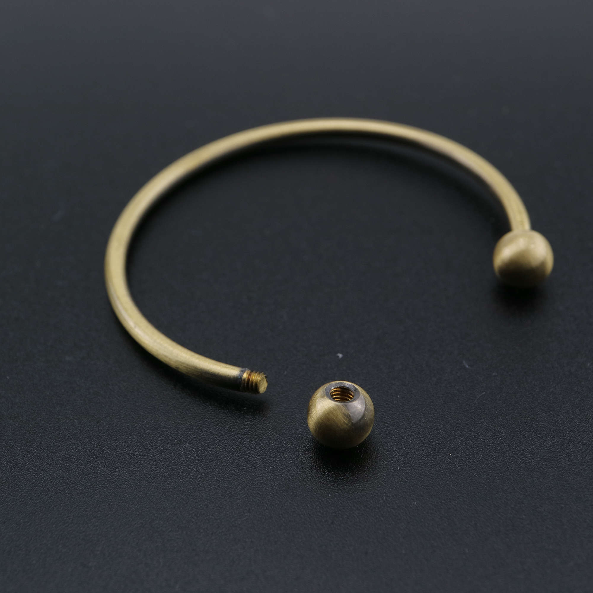 1Pcs Vintage Style Brass Bronze Screwed Ball Wire Bracelet Bangle for DIY Beading Supplies 1900229 - Click Image to Close