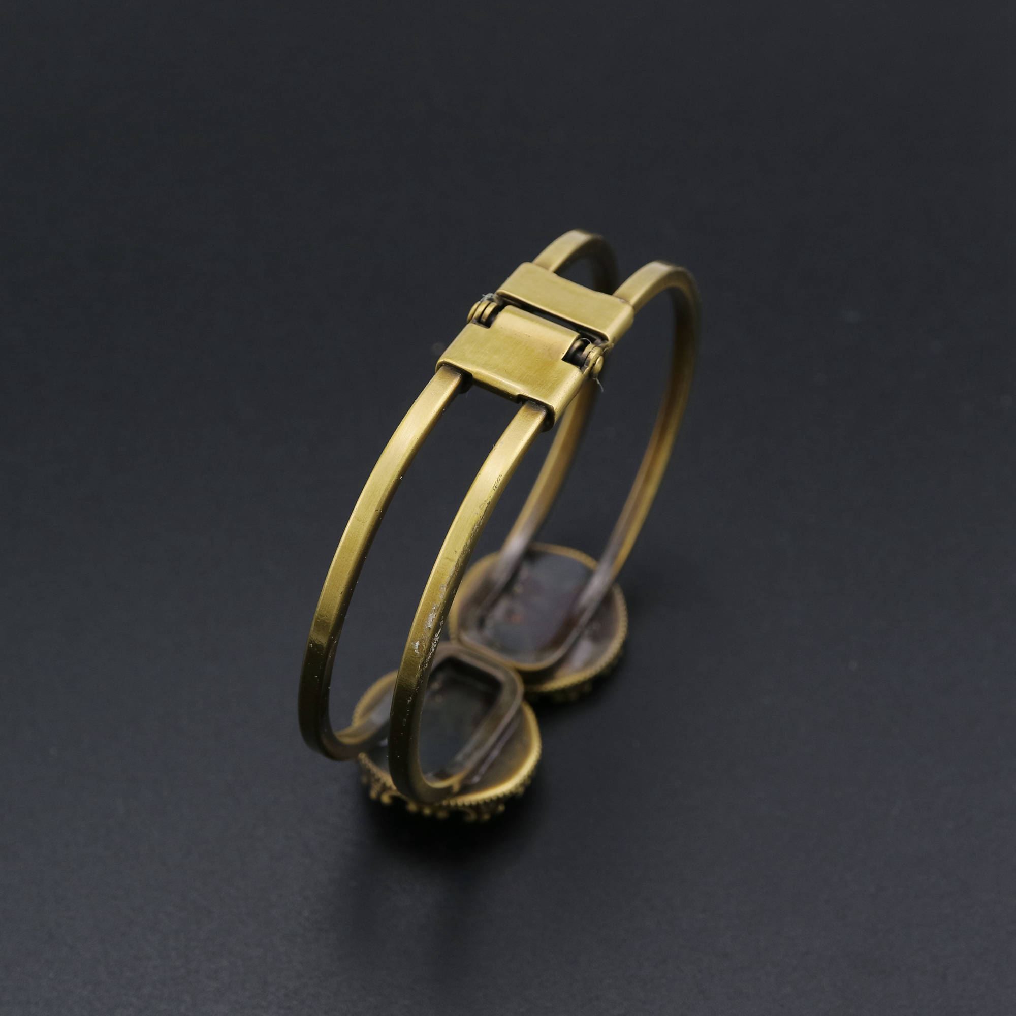 1Pcs Vintage Style Brass Bronze 20MM Round Crown Bezel Bracelet Bangle Settings DIY Supplies 60MM Diameter 1900231 - Click Image to Close