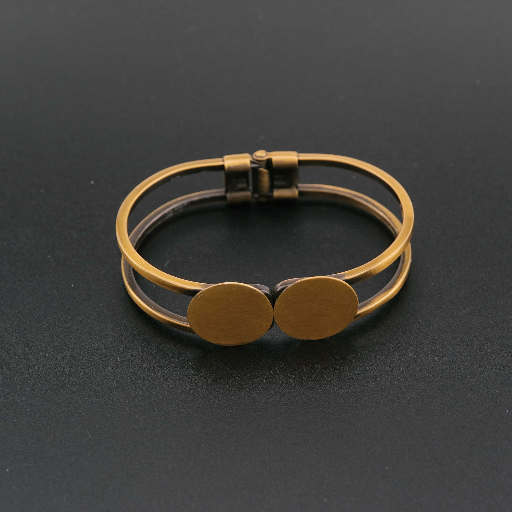1Pcs Vintage Style Brass Bronze 18MM Round Disc Bracelet Bangle Settings DIY Supplies 60MM Diameter 19002388 - Click Image to Close