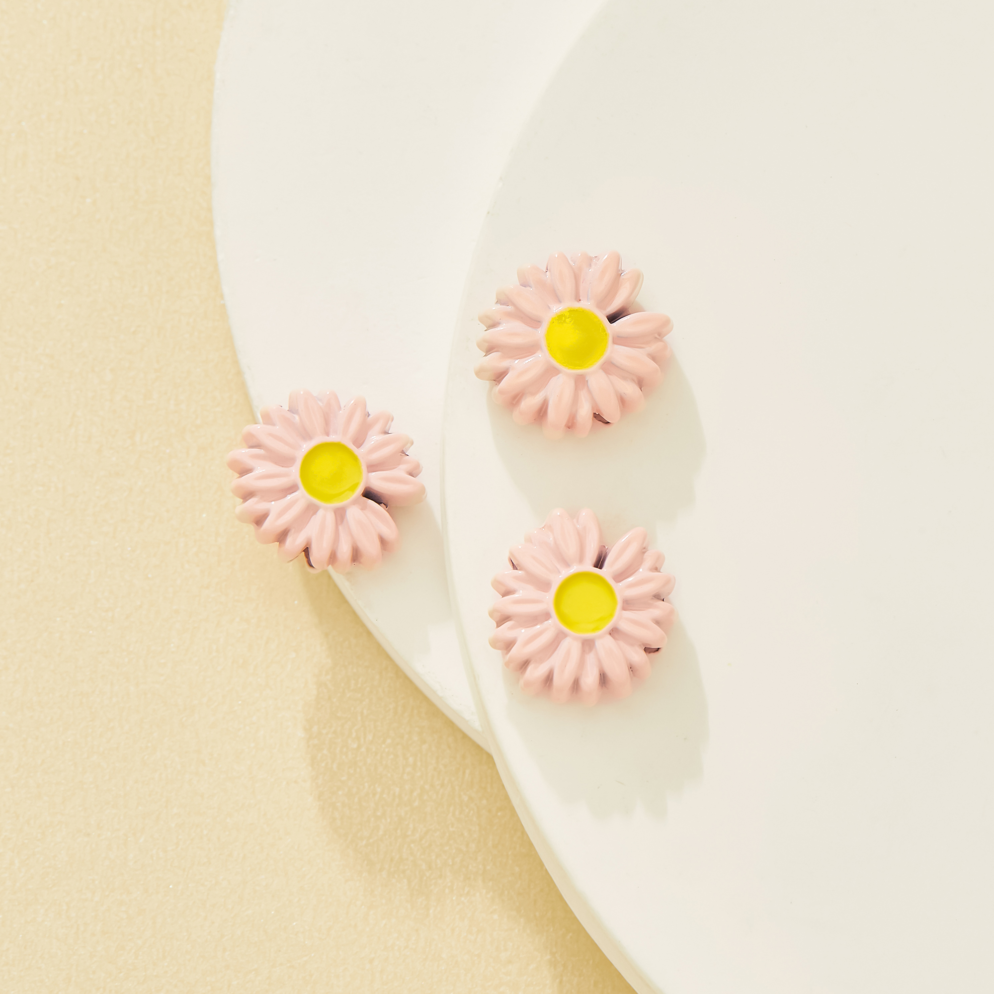 10MM Summer Bloom Daisy Enamel Zinc Beads,Macaron dopamine candy Pink Petal Beads For Pendants,Phone Lanyards & Keychains,Boho Jewelry Beads 4160095